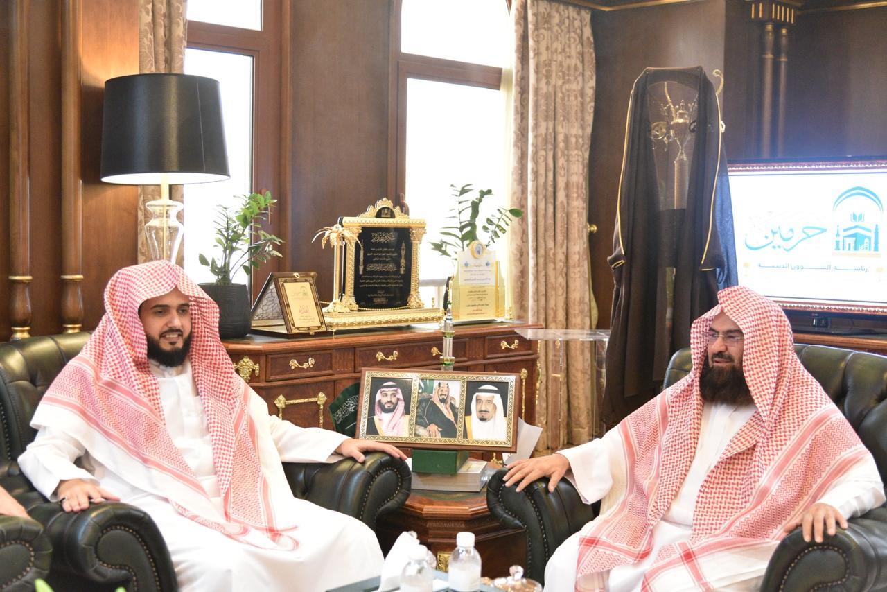 معالي رئيس الشؤون الدينية يستقبل فضيلة إمام المسجد النبوي الشيخ الدكتور عبدالله القرافي